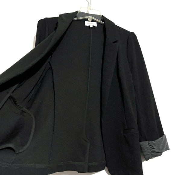 Skies Are Blue Asa Knit Blazer - Picture 5 of 12